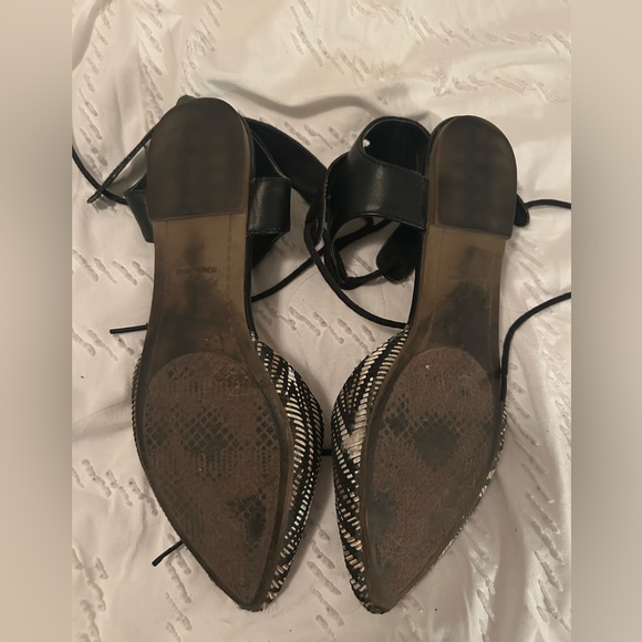 Tan and black flats - Picture 3 of 3